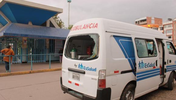 Así quedó la unidad médica que fue atacada por una turba durante las manifestaciones en Cusco.