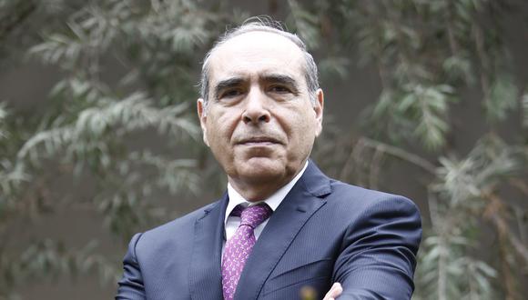 Roberto Abusada, prestigioso economista.