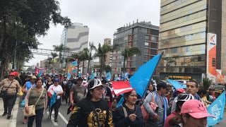 Congestión vehicular en Av. Javier Prado por marcha contra la privatización de Sedapal