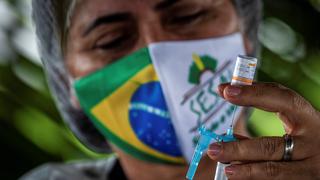COVID-19: Brasil inició la producción de 9 millones de vacunas del laboratorio chino Sinovac 
