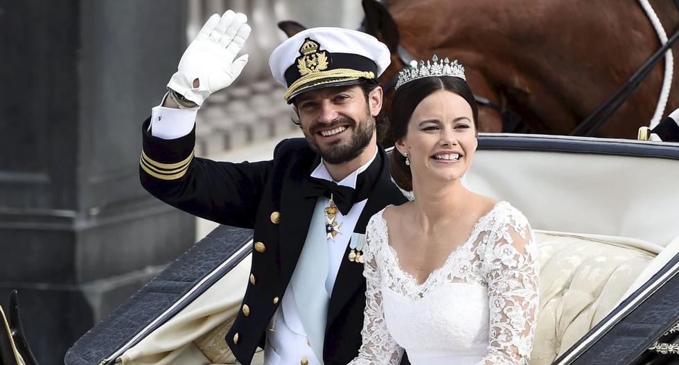 Los príncipes Carlos Felipe y Sofía de Suecia son vistos en la Capilla Real de Estocolmo, Suecia, el 13 de junio de 2015. (REUTERS/Mikael Fritzon/TT News Agency).