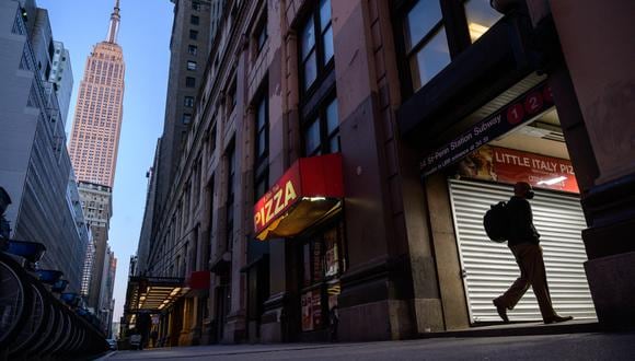 Nueva York ha levantado también las restricciones de aforo que imperaron para la hostelería, el ocio y otros muchos negocios como tiendas minoristas, gimnasios y peluquerías. (Foto: Ed JONES / AFP)