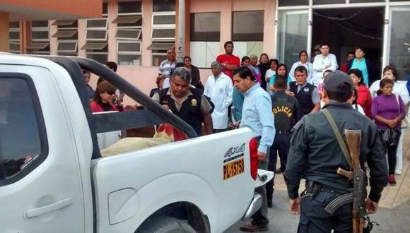 Cadáver del alcalde de Samanco fue trasladado al hospital regional Eleazar Guzmán Barrón. (Andina)