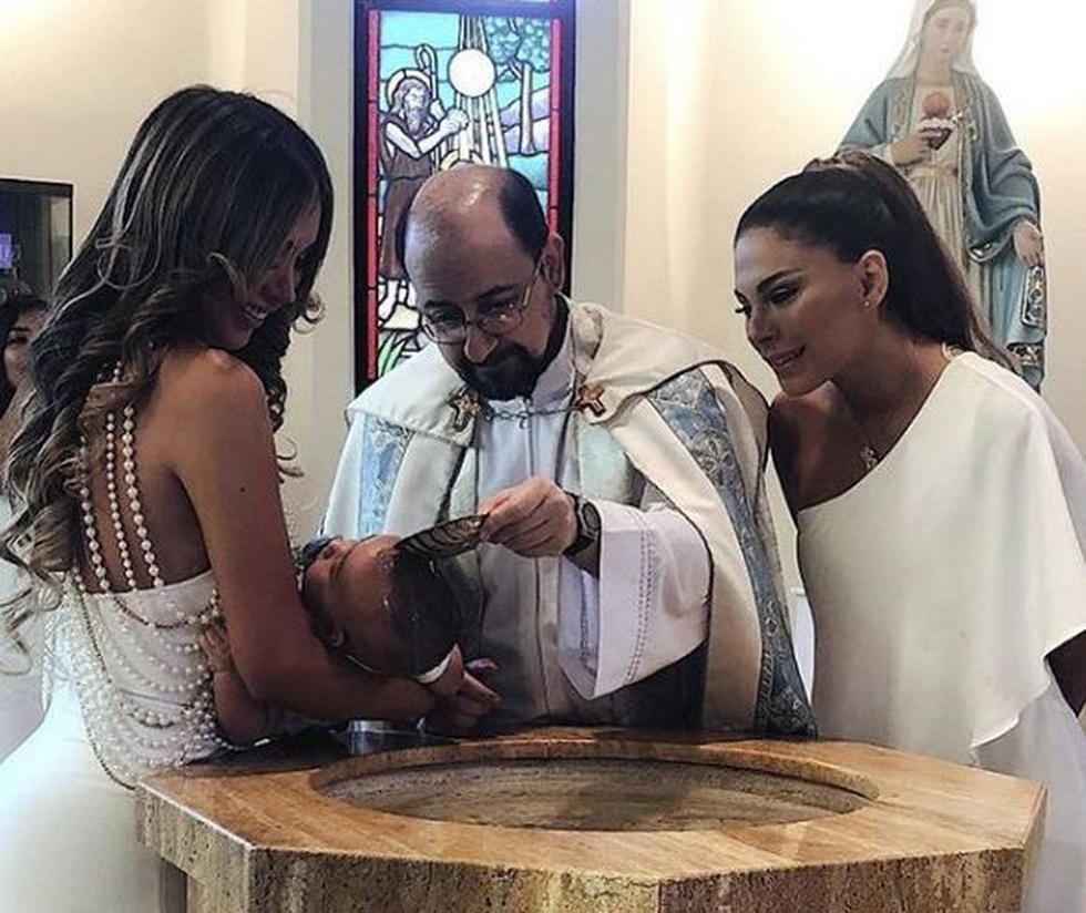 Paula Manzanal bautizó a su hijo Valentino. (Instagram Vanessa López)