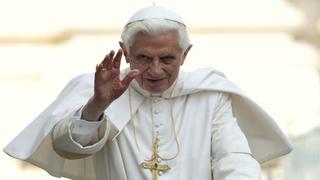 Benedicto XVI siguió por TV entronización de Francisco