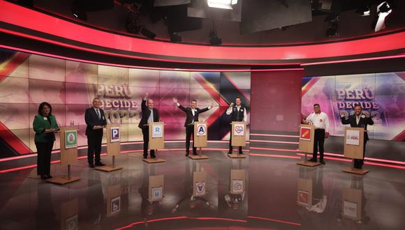 Los siete candidatos a la alcaldía de Lima participaron en un debate el último domingo en Latina. (Foto: GEC)