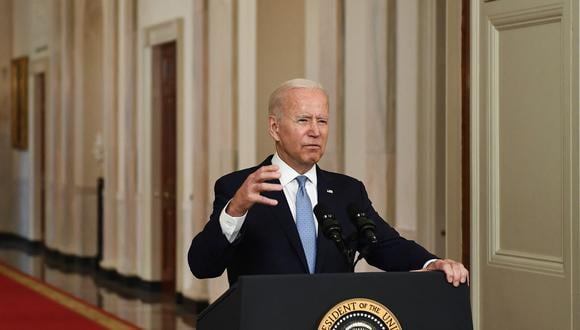 Frente a las críticas sobre lo apresurado de la evacuación de los estadounidenses y los aliados afganos, Joe Biden destacó que no era viable haberla iniciado en junio o en julio. (Foto: Brendan Smialowski / AFP)