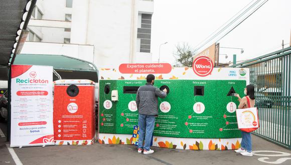 Con el propósito de fomentar la correcta gestión y disposición de residuos, la cadena de supermercados cuenta con 26 puntos de reciclaje permanente. (Wong)