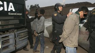 Poder Judicial dictó prisión preventiva para los 5 policías que cayeron con droga