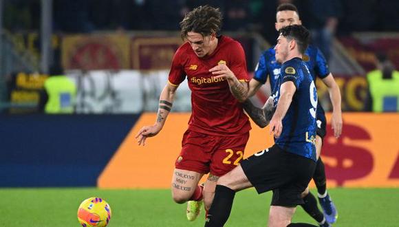 El narrador Jorge Barril y el comentarista Vito De Palma creyeron que Nicolo Zaniolo (Roma) le había anotado gol a Inter. (Foto: AFP)