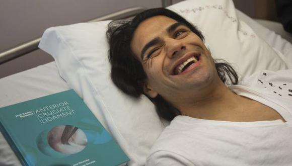 Radamel Falcao compartió en su cuenta de Instagram los minutos previos a su operación. (AP)