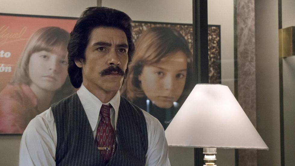 En 'Luis Miguel, la serie', padre del cantante mexicano se muestra timador, ególatra y controlador. Por eso se ha convertido en uno de los personajes más odiados del público mexicano. (Netflix)