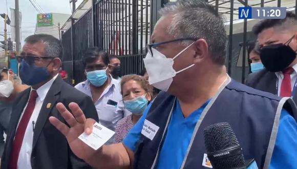 Ministro Hernán Condori recibe quejas de varios familiares de pacientes del hospital del Niño de Breña. (Captura: Canal N)