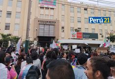 Así se desarrolla el plantón frente al Minsa: Colectivos LGTBI+ exigen derogar indignante decreto