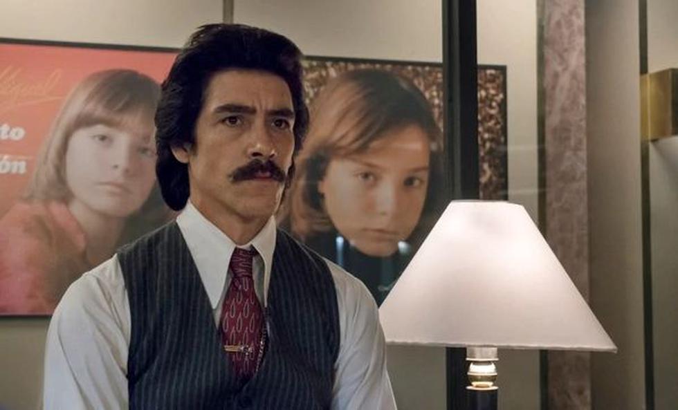 El actor Óscar Jaenada le da vida al personaje de Luisito Rey, padre de Luis Miguel. (Créditos: Captura de imagen)