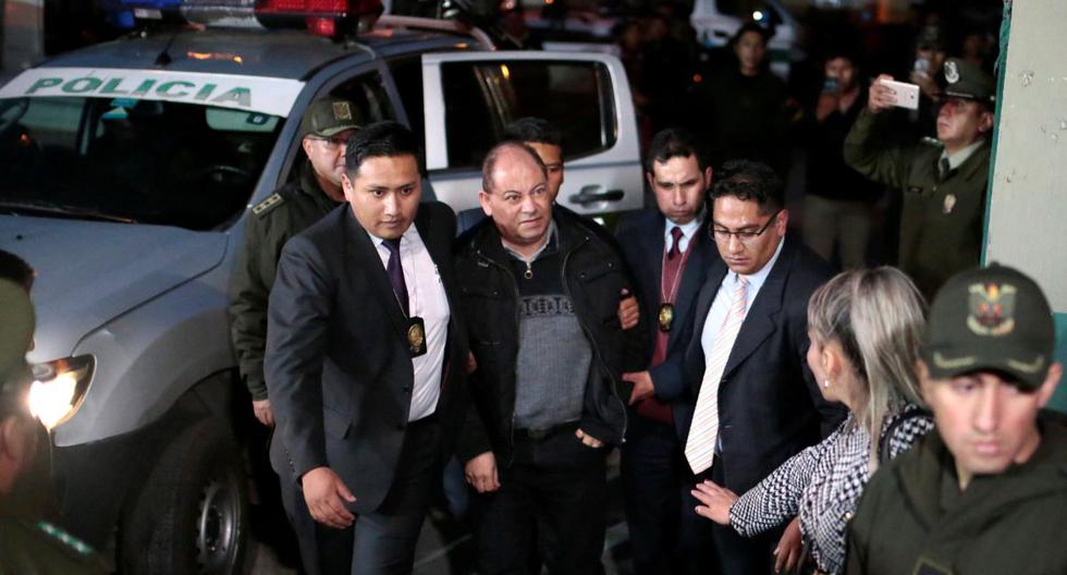 Carlos Romero llegó a la fiscalía con resguardo policial. (Reuters)