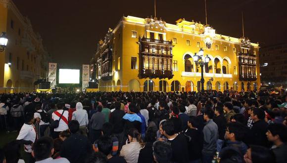 Perú vs. Nueva Zelanda: Tres pantallas gigantas transmitirán el partido en la Plaza de Armas. (USI)