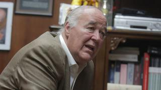 Congresista García Belaunde demanda renuncia de jefe del INEI