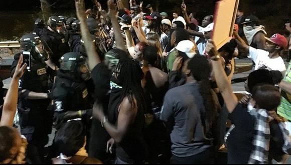 Cientos de personas marcharon tras muerte de ciudadano afroamericano (www.telesurtv.net)
