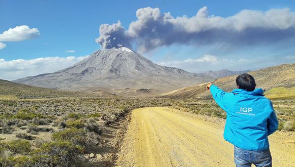 La actividad volcánica empezó ayer a las 3 de la madrugada. (Foto: Andina)