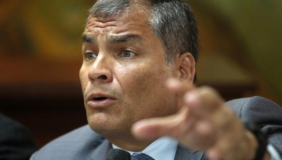 El ex presidente Rafael Correa no fue encausado por vivir en el extranjero y negarse a llegar al país, por lo que pesa contra él una petición de arresto. (Foto: AFP)
