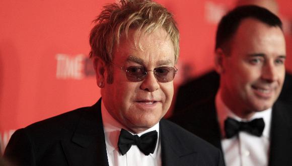 Elton John elogia al Papa Francisco. (Reuters)