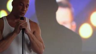 Facebook: Vin Diesel calienta motores por San Valentín... cantando!