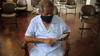 Piura: artesanos de 88 y 79 años incursionan en las redes sociales para vender sus productos