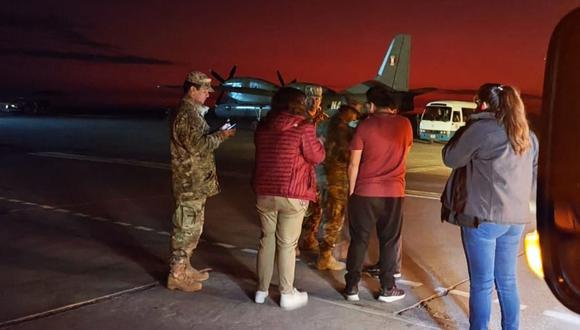 Un grupo conformado por 48 turistas partieron desde la base aérea de La Joya con destino a Lima. (Foto: Difusión)