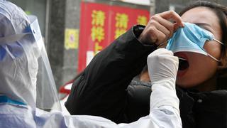 China registra más de 5.000 nuevos casos de COVID-19, un récord desde hace dos años