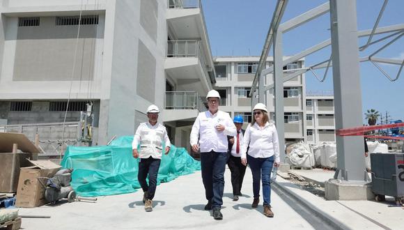 El ministro de Educación inspeccionó el avance de las obras de la Escuela Bicentenario Javier Heraud, que se construye en San Juan de Miraflores. (Foto: Minedu)