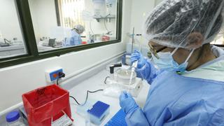COVID-19: 100 laboratorios distribuidos en las 25 regiones del país ya pueden realizar diagnóstico molecular