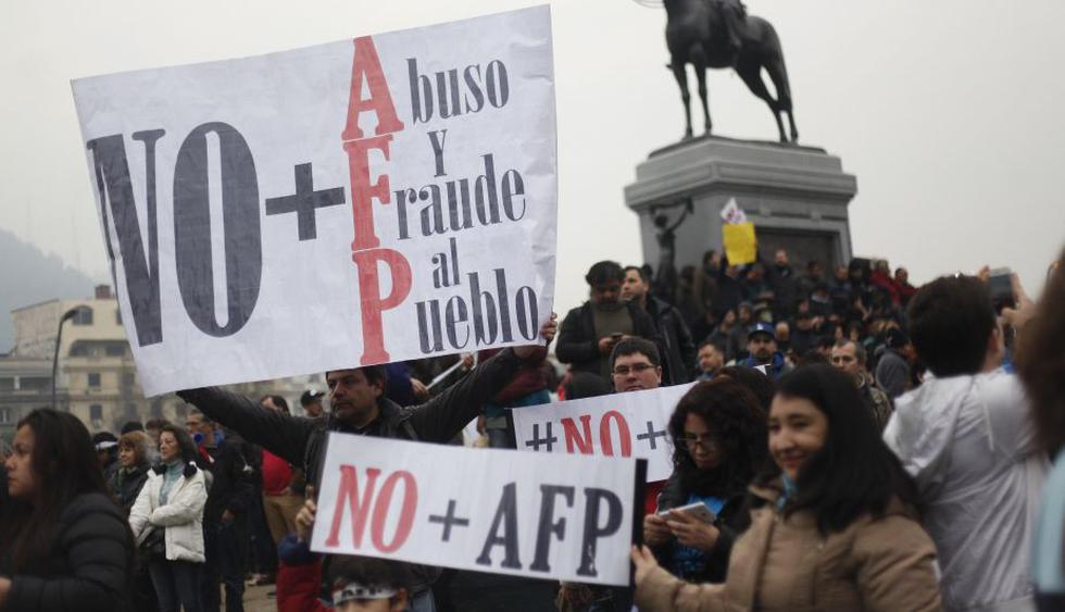Chile: Miles protestan contra el sistema y las bajas pensiones de las AFP. (EFE)