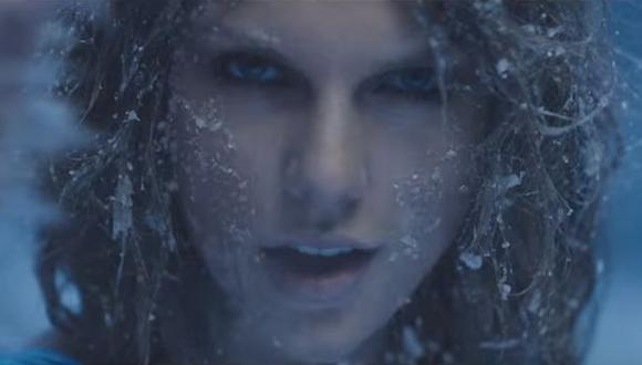 Taylor Swift estrenó su nuevo videoclip del tema 'Out of the woods'. (YouTube)