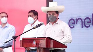Pedro Castillo en lanzamiento de electrolinera junto al ministro del Ambiente, Rubén Ramírez