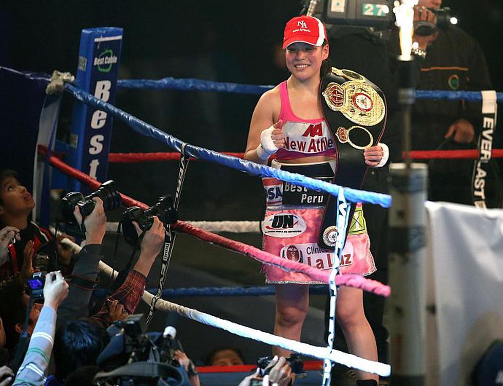 La peruana Linda Lecca defendió con éxito el título supermosca de la AMB, ante la mexicana Guadalupe Martínez. (Andina)