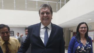 Secretario de Alan García dice que lo llevó en su auto hasta casa del embajador de Uruguay