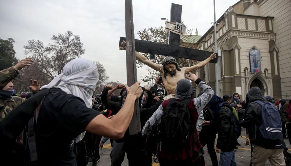 Chile: La indignación que produjo la destrucción de una figura de Cristo. (Reuters)