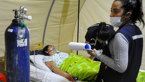 Bolivia se encuentra en ascenso de casos positivos de esta enfermedad ahora en un tercer pico de contagios con reportes de más de 2.000 positivos diarios que no se contabilizaban desde la segunda ola. (Foto: Enrique CANEDO / AFP)