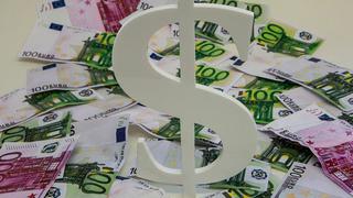 El misterio de los inodoros atascados con billetes de 500 euros en Suiza