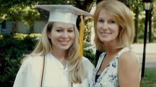 Madre de Natalee Holloway, víctima de Joran van der Sloot, regresa a Aruba tras 15 años de la desaparición de su hija