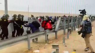 Un herido de gravedad tras enfrentamiento entre migrantes y la policía en la frontera Perú - Chile [VIDEO]
