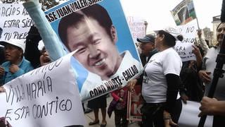 Simpatizantes de Kenji Fujimori protestan por el proceso disciplinario de Fuerza Popular [FOTOS]