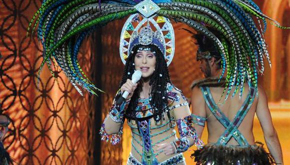 Cher enfrenta denuncia por racismo. (AP)