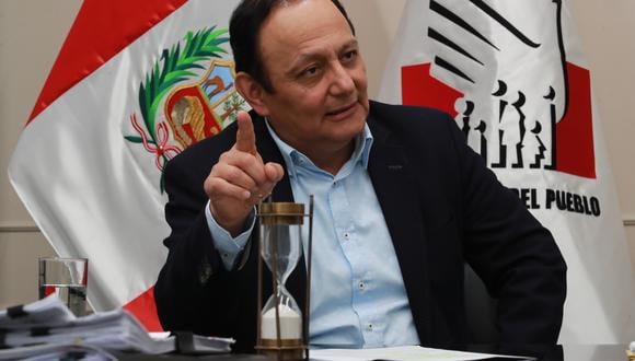 Walter Gutiérrez, defensor del Pueblo, dijo que hará los esfuerzos para articular el diálogo entre Ejecutivo y Congreso. (Foto: GEC)