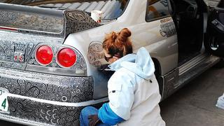 Estados Unidos: Artista pintó auto de su esposo con plumón indeleble [Fotos]