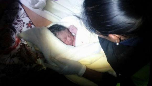 Miembros de serenazgo ayudaron en el nacimiento de un bebé en La Molina. (Difusión)