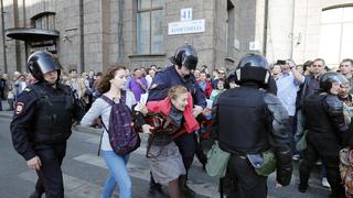 Arrestan a más de 150 opositores en protesta contra reforma de pensiones en Rusia