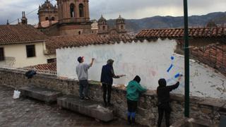 Cuatro extranjeros fueron expulsados del país por hacer pintas en centro histórico del Cusco