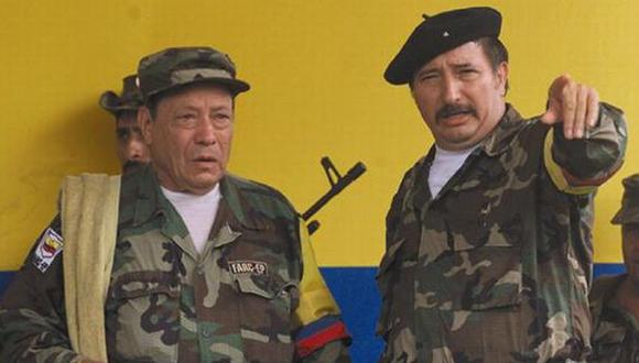 EL PASADO. 'Tirofijo’ (izquierda), exlíder de las FARC, y 'Mono Jojoy’.  (Internet)